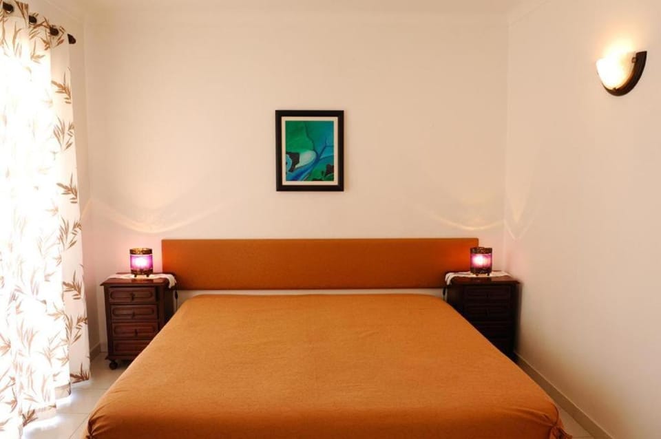 Bed, Mountain view