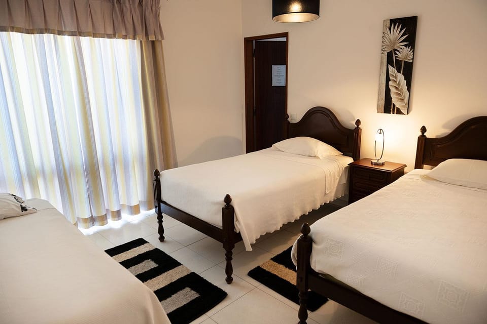 Guesthouse A Lareira Bed and Breakfast in Faro District