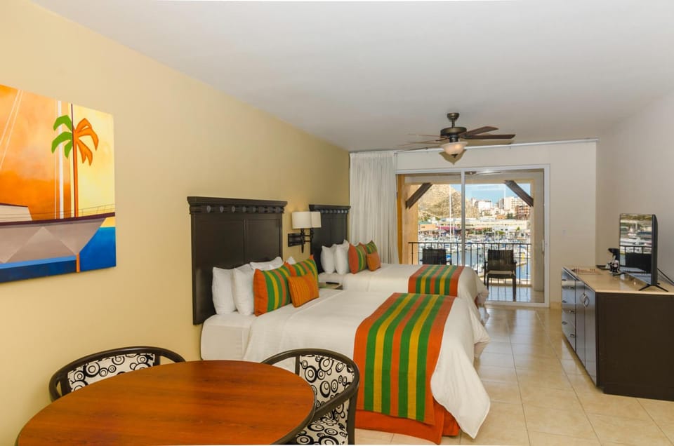 Bed, TV and multimedia, Coffee/tea facilities, Photo of the whole room, Bedroom, fireplace