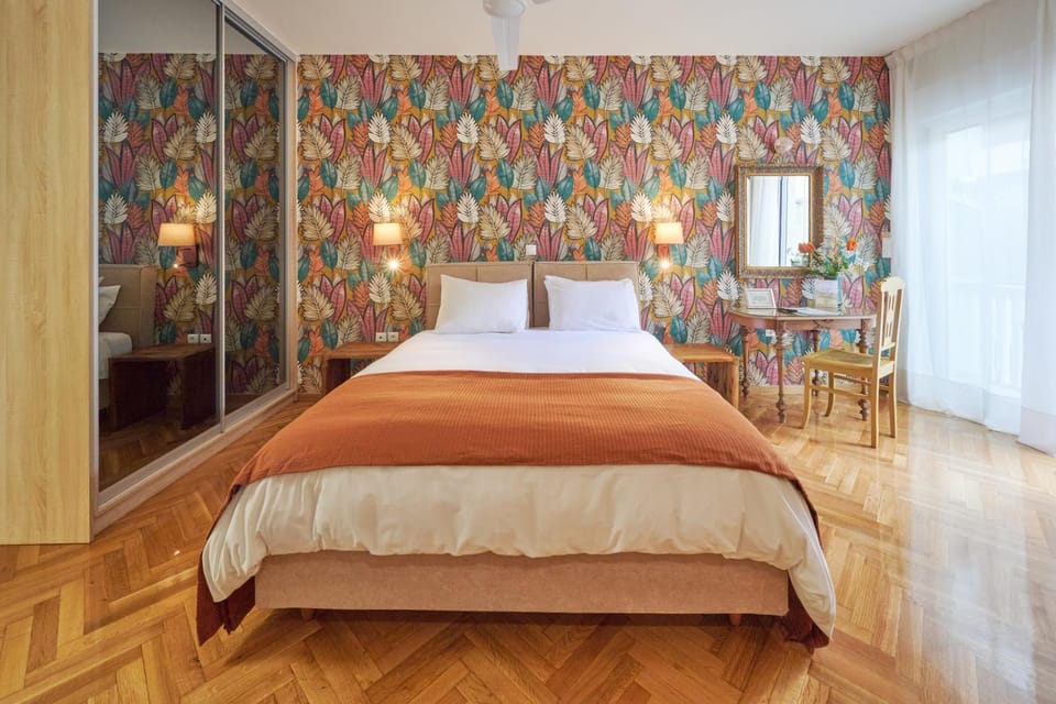 Bed, Photo of the whole room, Bedroom