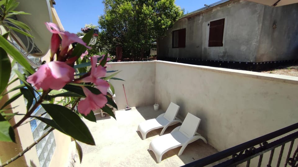 Inner courtyard view