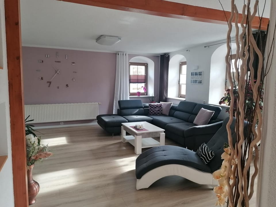 Living room, Photo of the whole room, Seating area