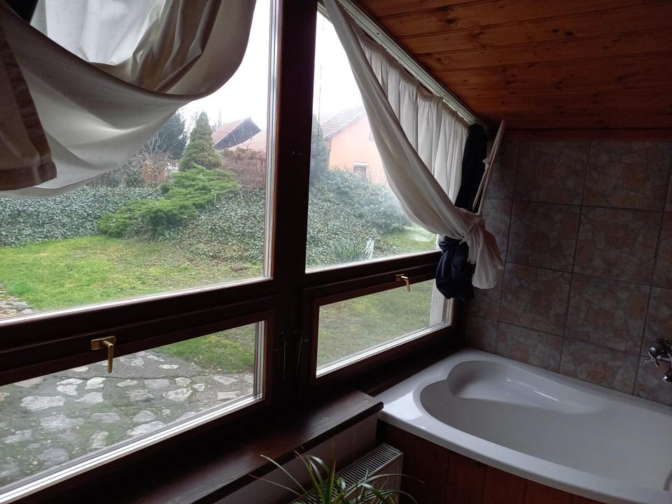 Garden, Bedroom, Bath
