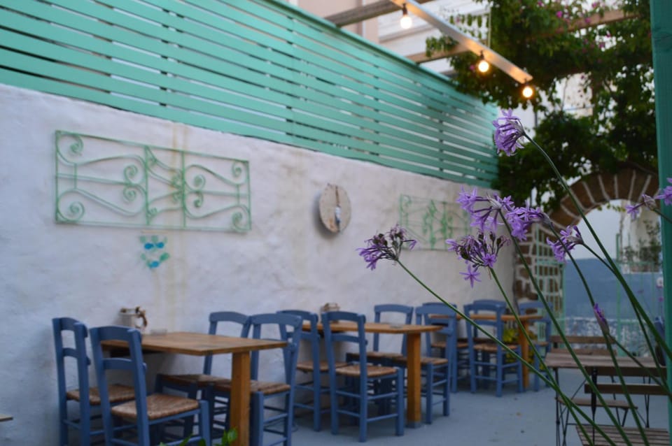 Patio, Breakfast