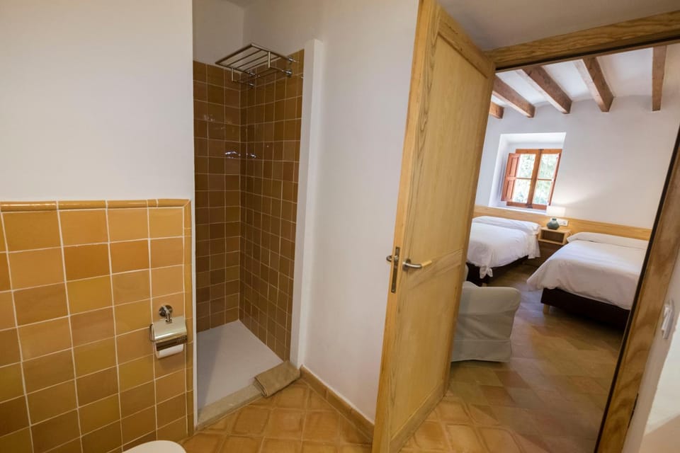 Bathroom, Bedroom