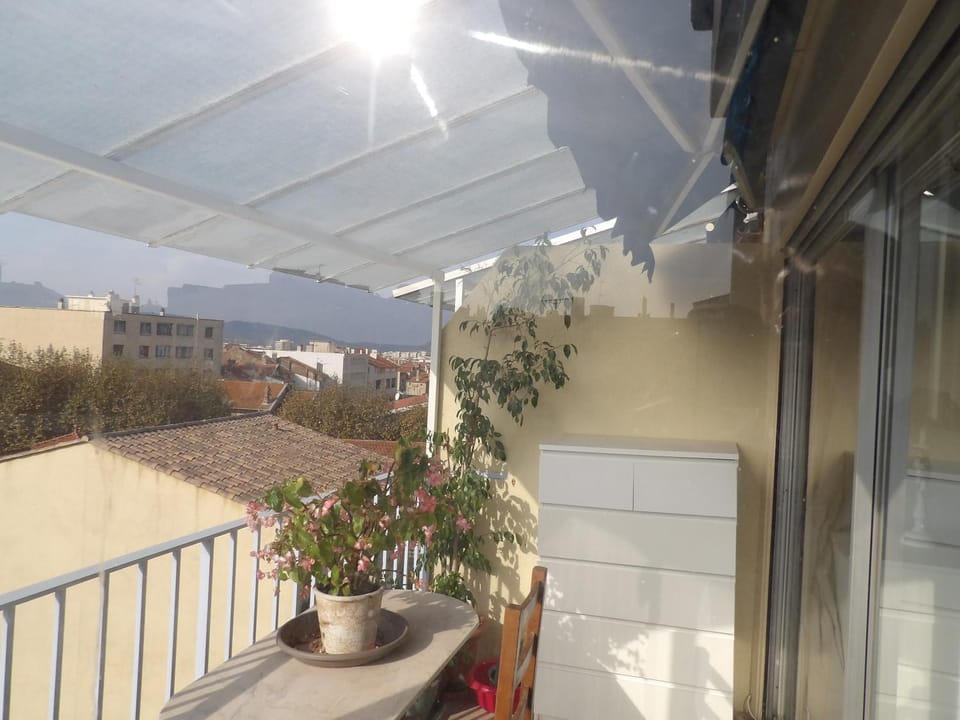 Balcony/Terrace, Street view