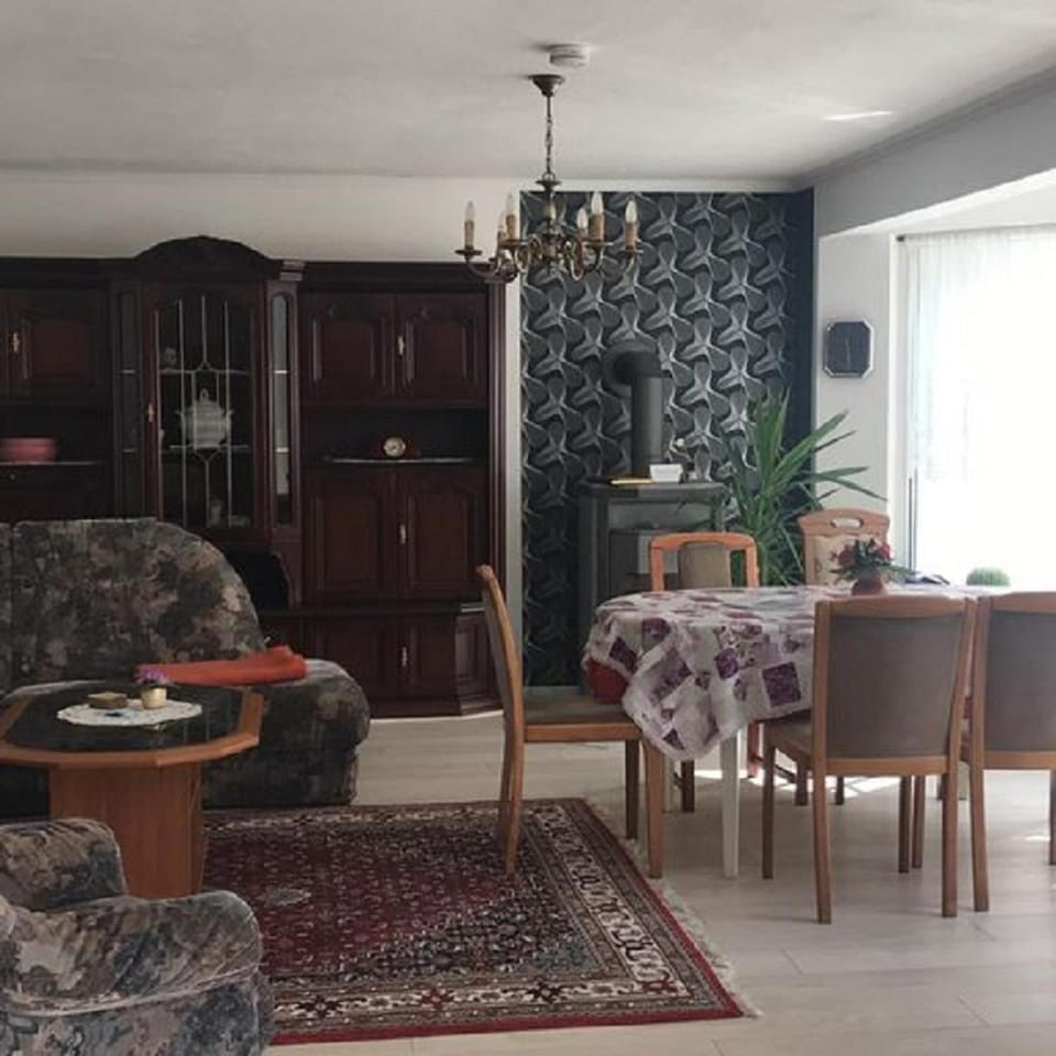 Living room, Seating area, Dining area