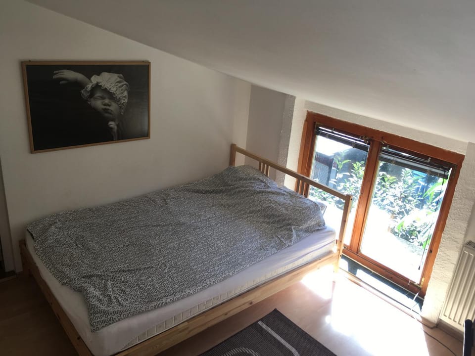 Living room, Bedroom, Garden view