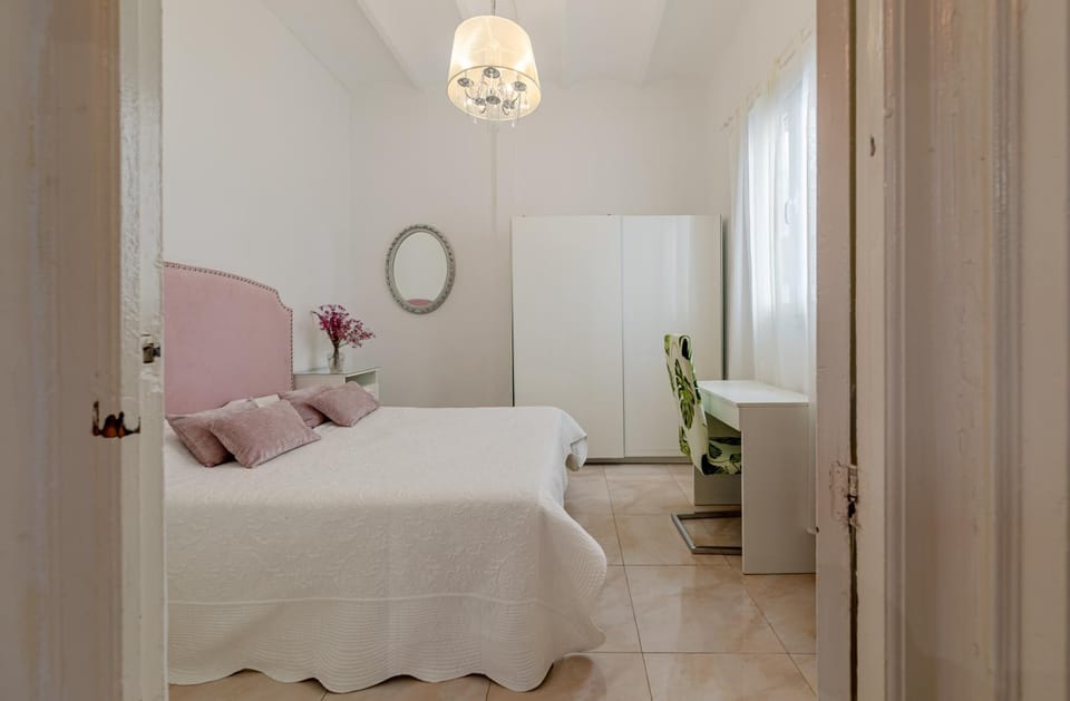 Feel The City - Old Town Apartment in Seville