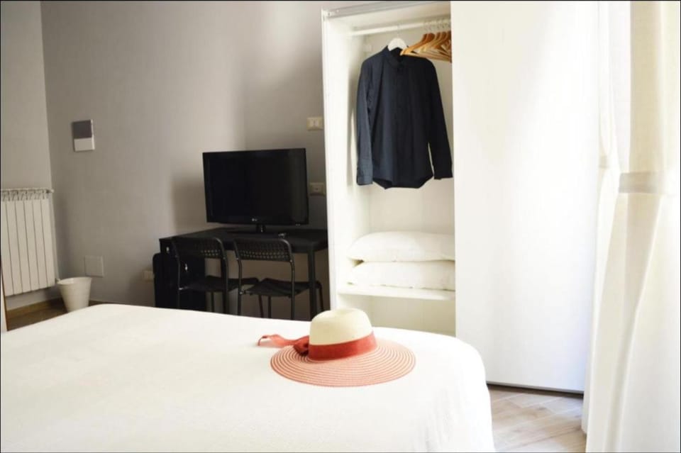 Colosshouse guest house Bed and Breakfast in Rome