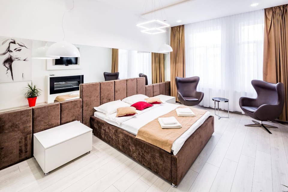 Seating area, Bedroom