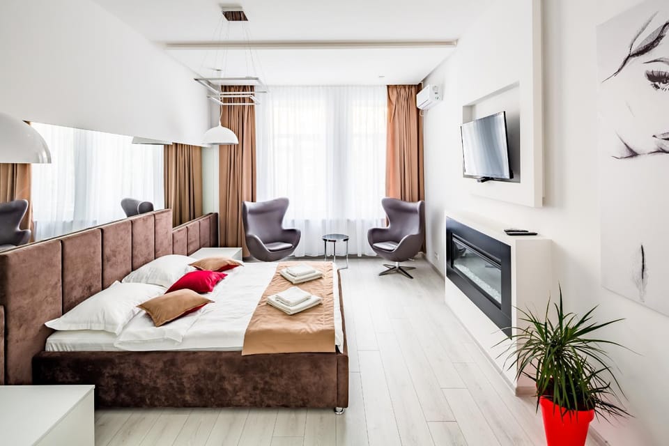 Seating area, Bedroom