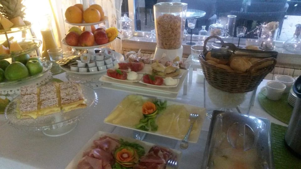 Continental breakfast, Italian breakfast
