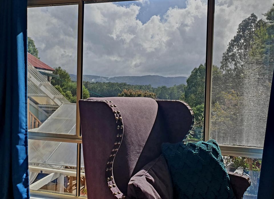 Garden, Living room, Seating area, Garden view, Mountain view