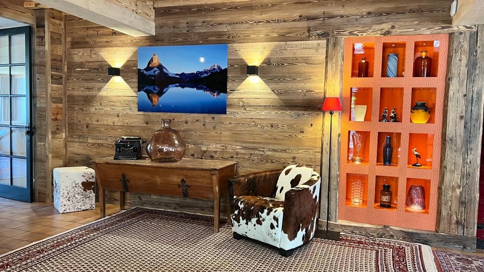 Lounge or bar