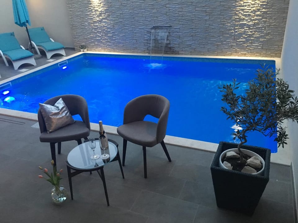 Patio, Swimming pool
