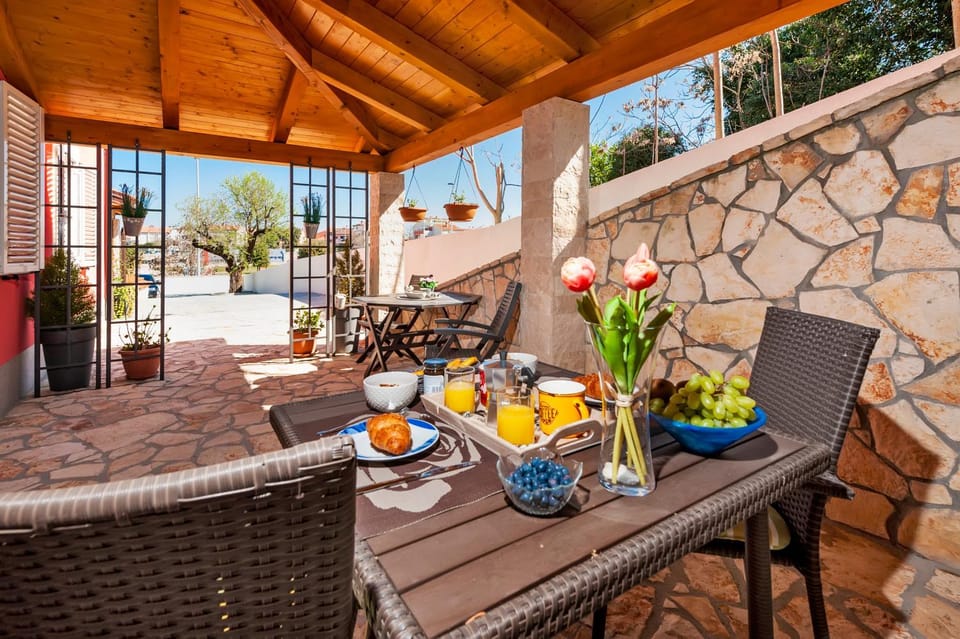 Balcony/Terrace, Inner courtyard view