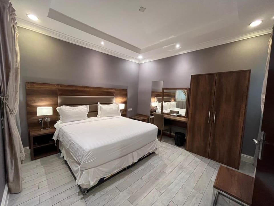 Bed, Photo of the whole room, Bedroom, wardrobe