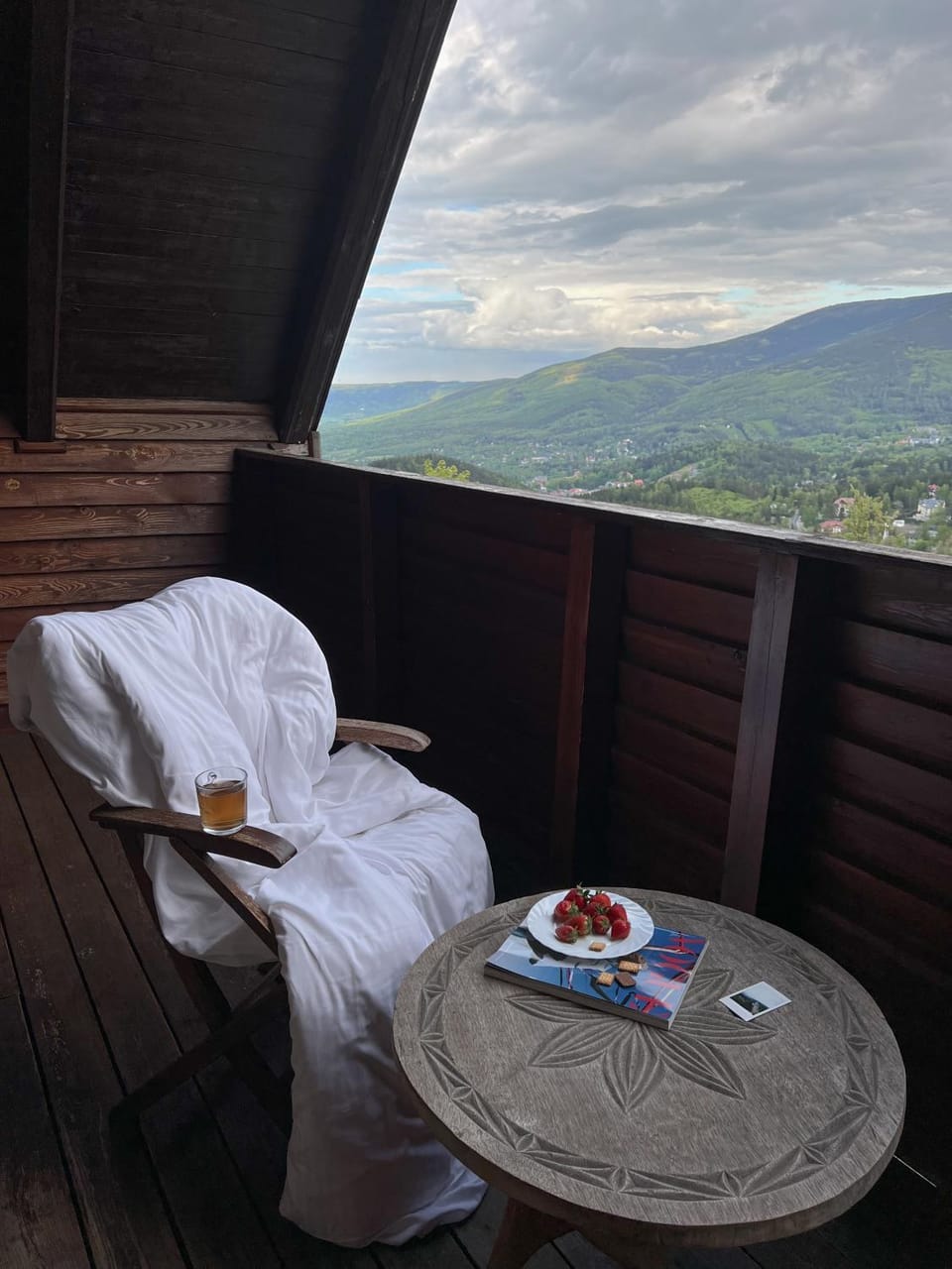 Balcony/Terrace, Food, Mountain view