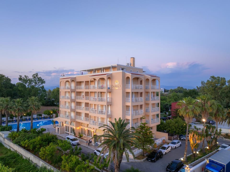 Property building, Swimming pool, Parking