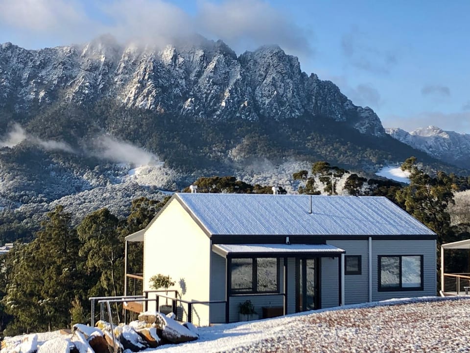 Manna Hill Farm Chalet in Tasmania