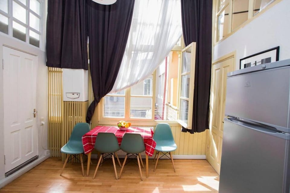Charming 2BR Apartment In Old Tbilisi - By Wehost Apartment in Tbilisi, Georgia