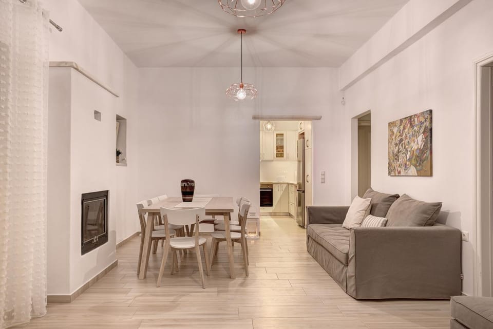 Kitchen or kitchenette, Living room, Dining area