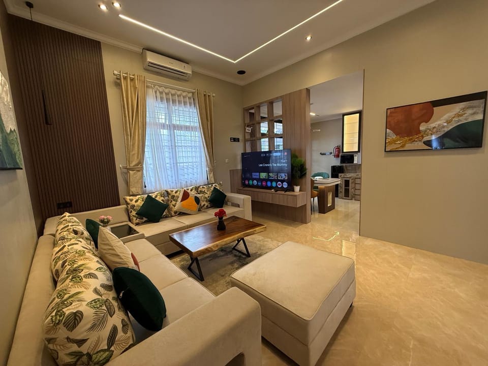 TV and multimedia, Seating area