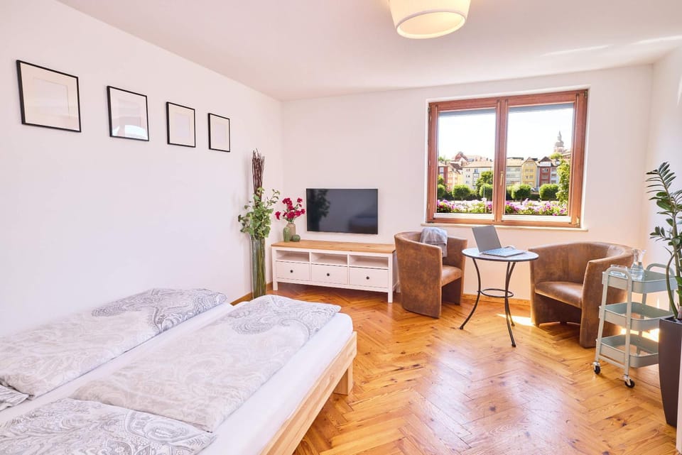 Bed, TV and multimedia, Living room, Bedroom