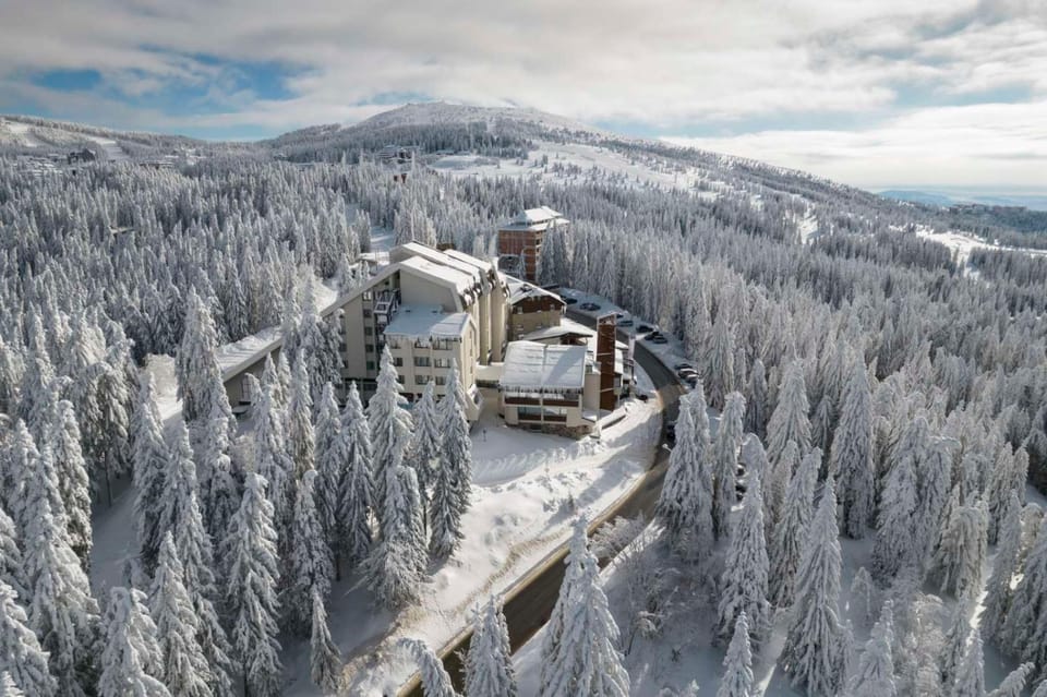 Nearby landmark, Winter