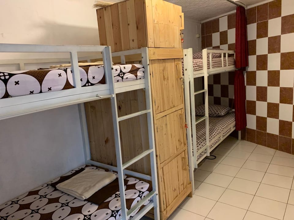 Bedroom, bunk bed