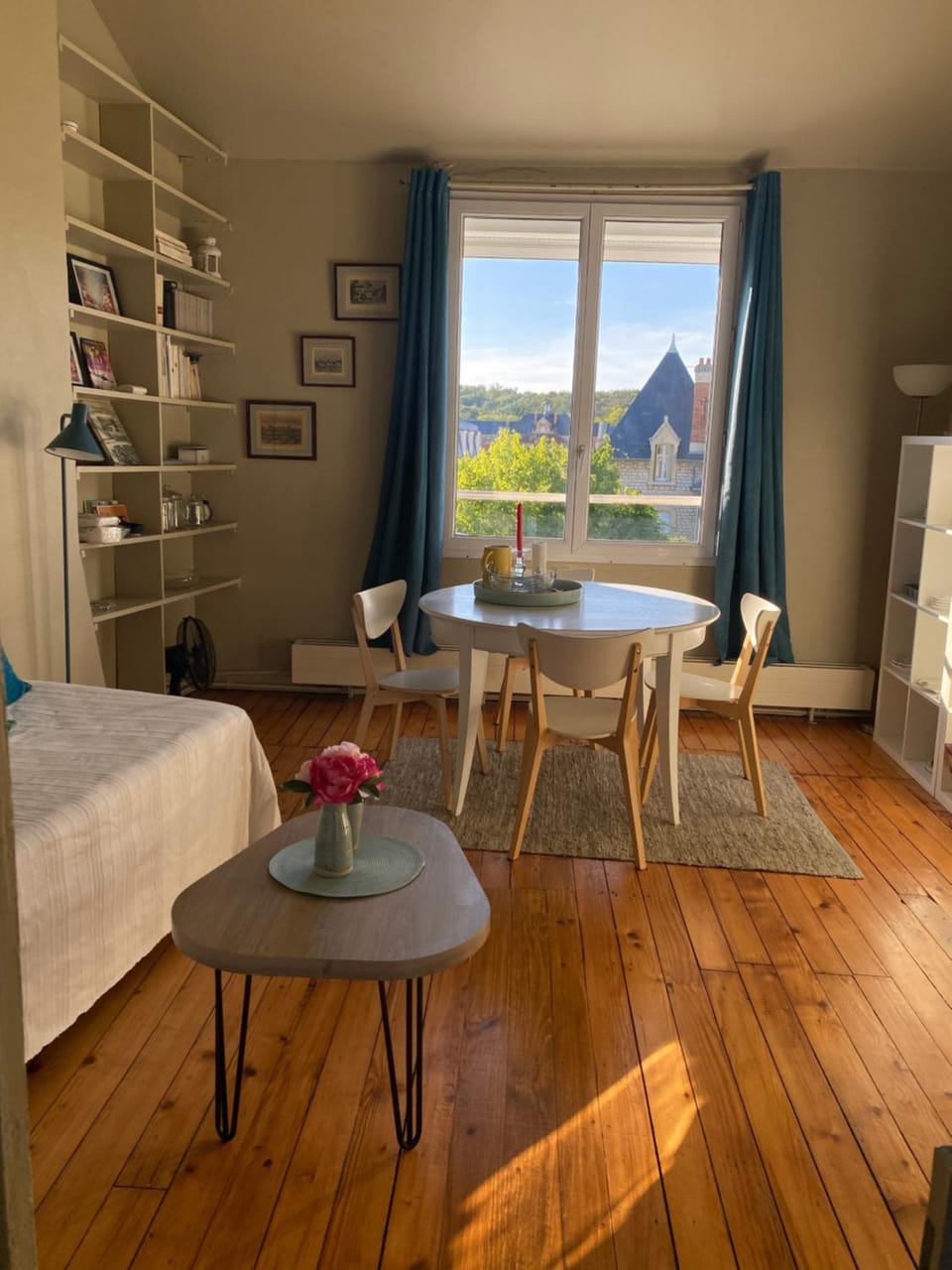 Natural landscape, Living room, Seating area, City view, Garden view, Garden view