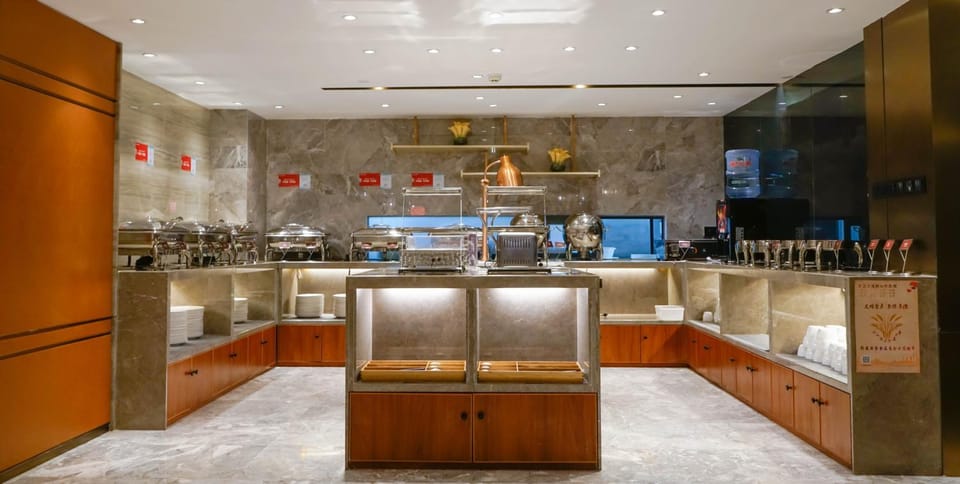Restaurant/places to eat, Buffet breakfast