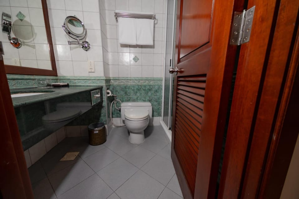 Toilet, Bathroom