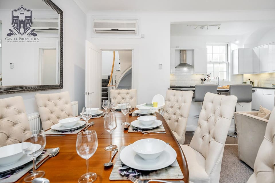 Kitchen or kitchenette, Living room, Dining area, kitchen