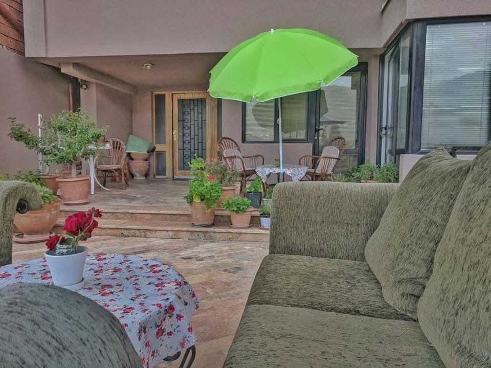 Property building, Garden, Garden view