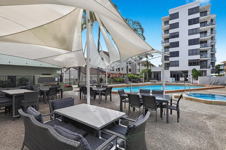 Patio, Day, BBQ facilities, Pool view, Swimming pool, sunbed