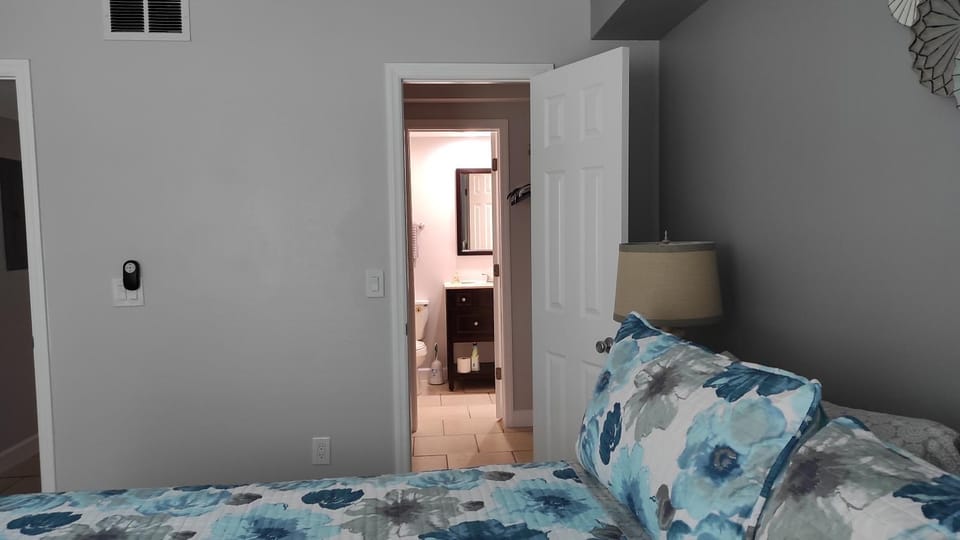2BR/2BA condo Sienna Park Apartment in Gulf Gate Estates