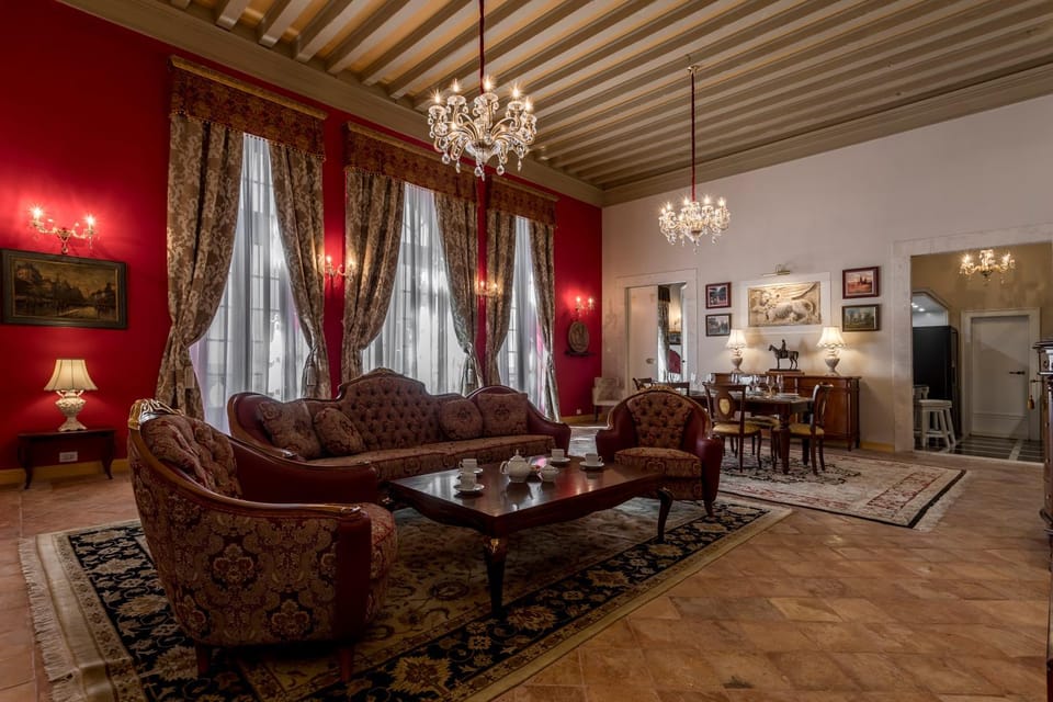 Living room, Seating area