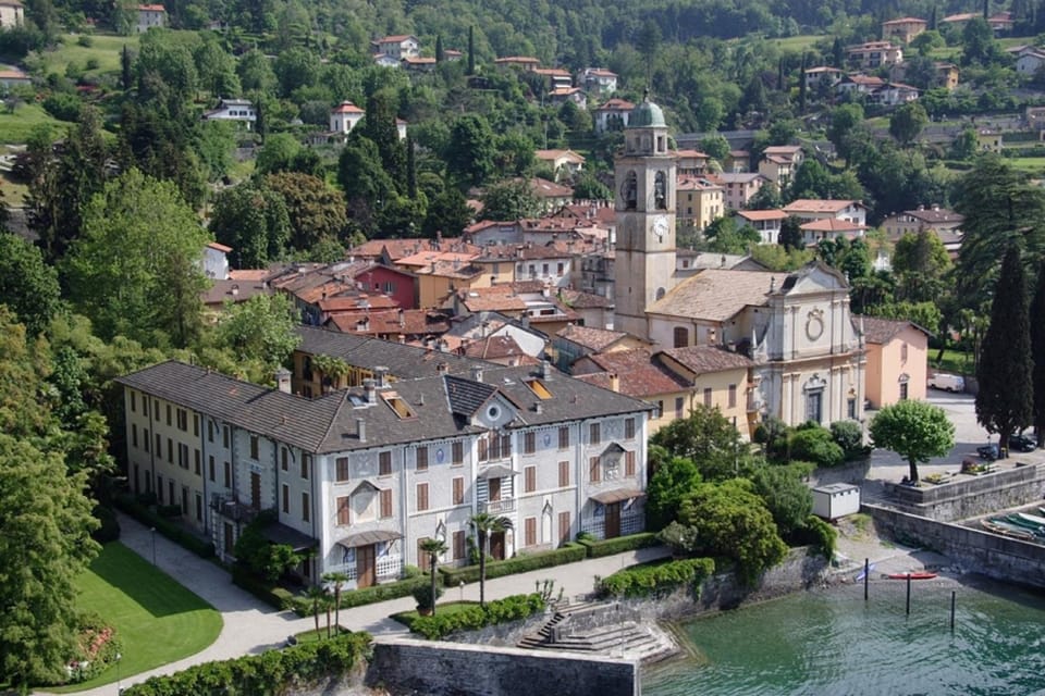 Facade/entrance, Bird's eye view, Garden view, Lake view