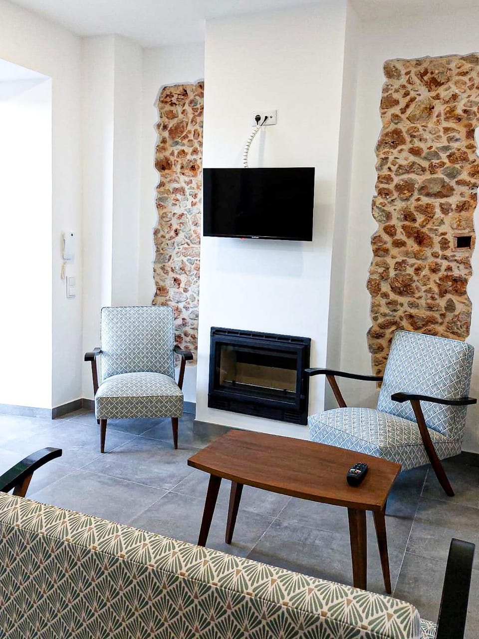 Communal lounge/ TV room, TV and multimedia, Living room