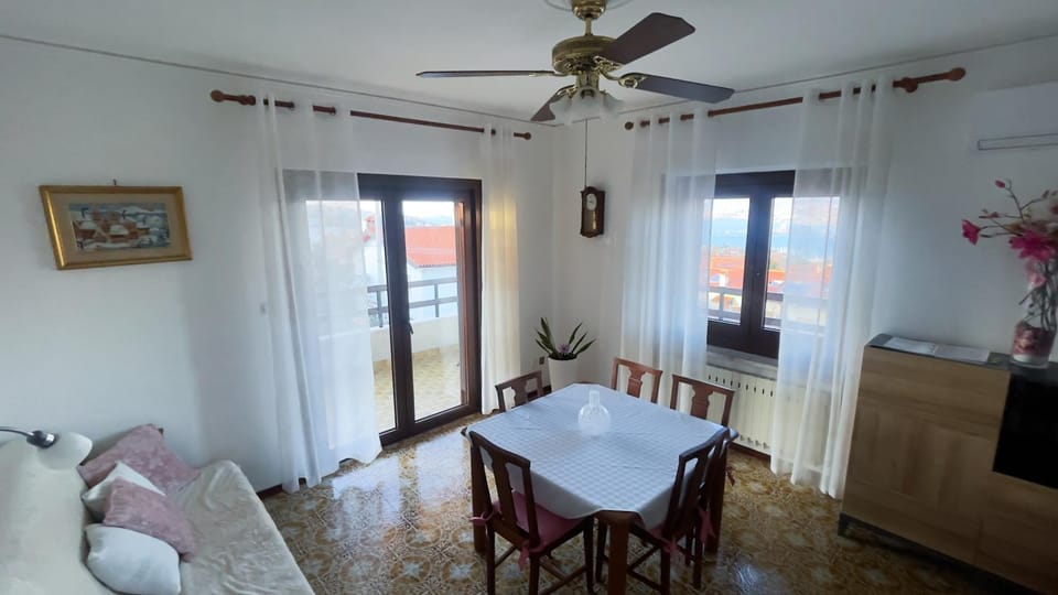 Living room, air conditioner