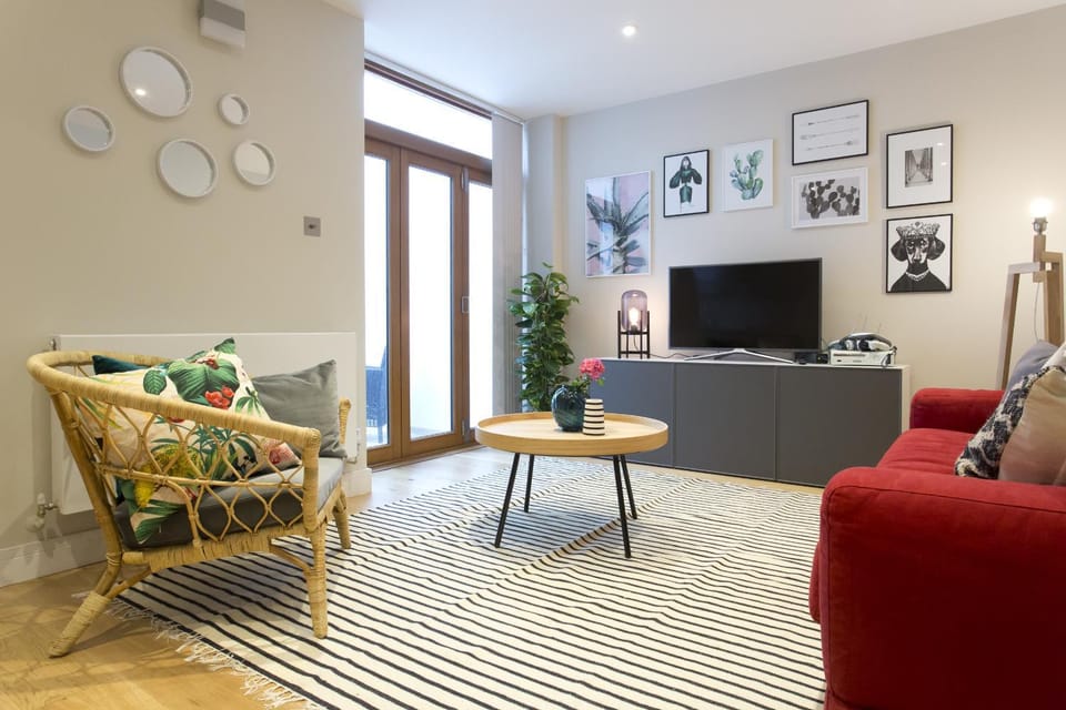 Communal lounge/ TV room, Living room