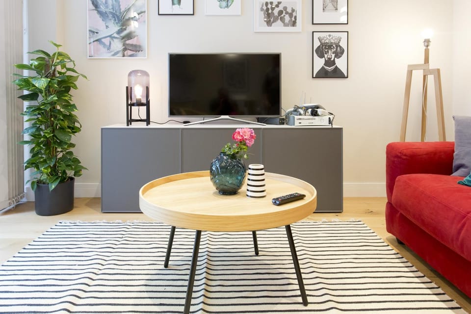 Communal lounge/ TV room, Living room