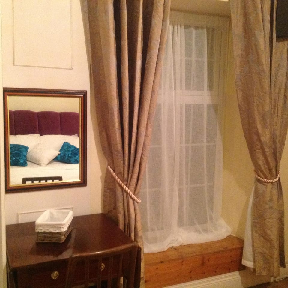 Sheehans On Main Street Bed and Breakfast in Kenmare