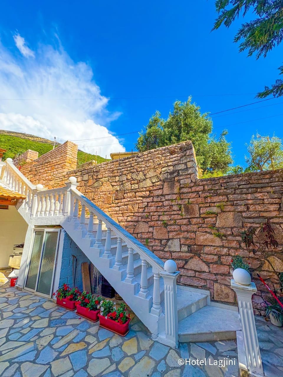 Kompleks Angjelo-Free Beach Transportation Apartment hotel in Vlorë County, Albania