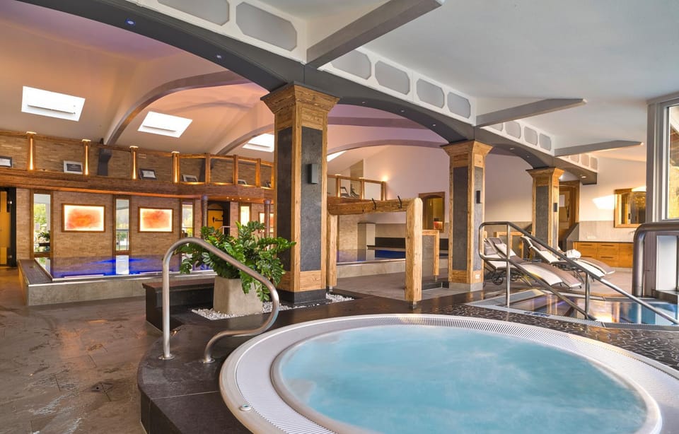 Spa and wellness centre/facilities, Swimming pool