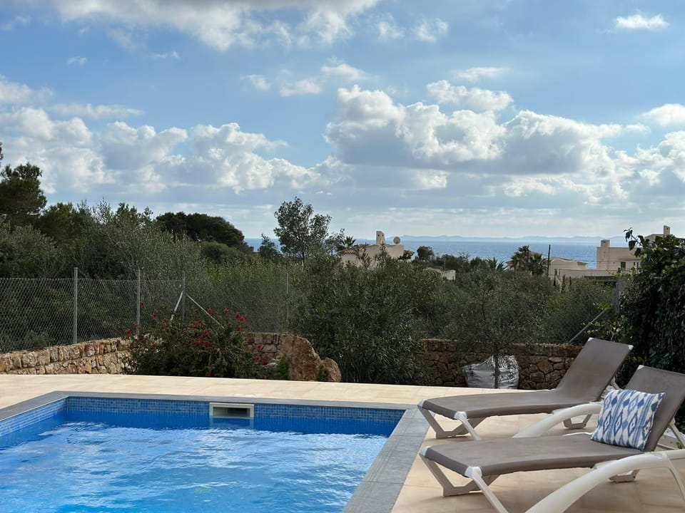 Natural landscape, View (from property/room), Balcony/Terrace, Pool view, Sea view, Swimming pool