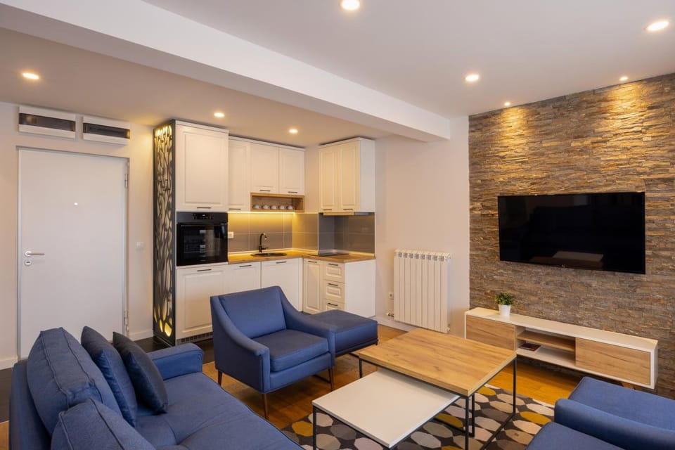 Kitchen or kitchenette, Living room