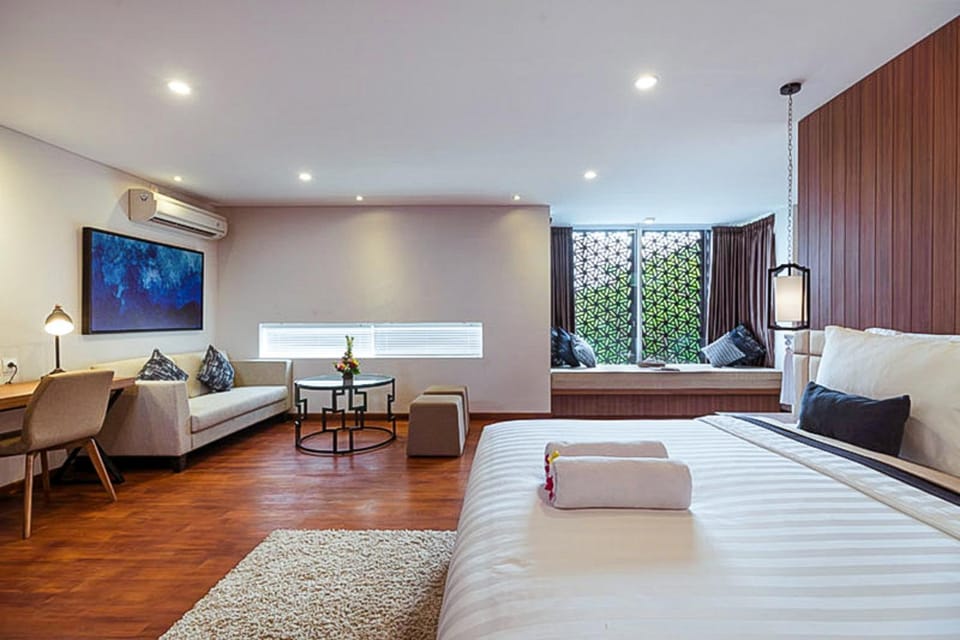 Photo of the whole room, Bedroom